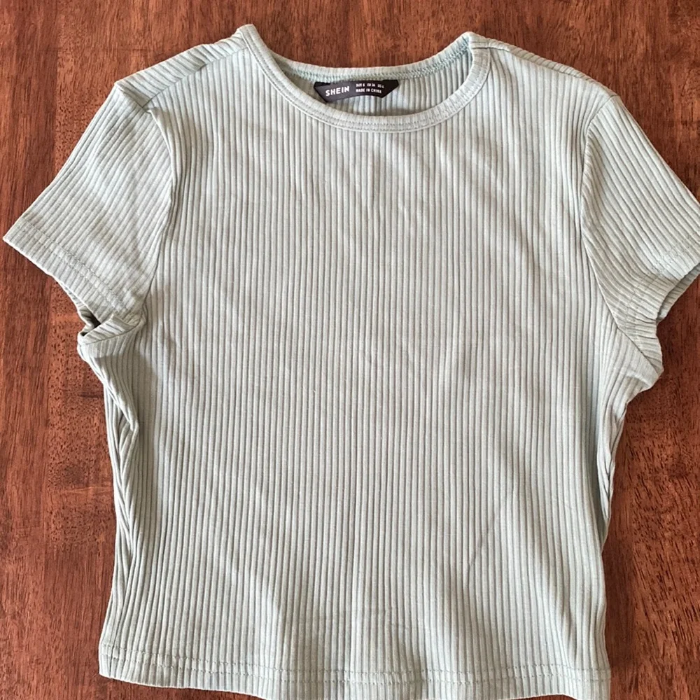 Shein crop tops: small bundle of 3 - Picture 2 of 4